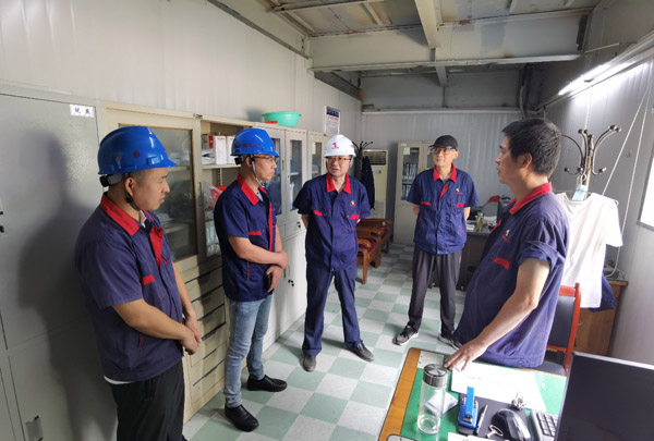 公司黨委書記走訪慰問一線職工 公司黨委書記走訪慰問一線職工